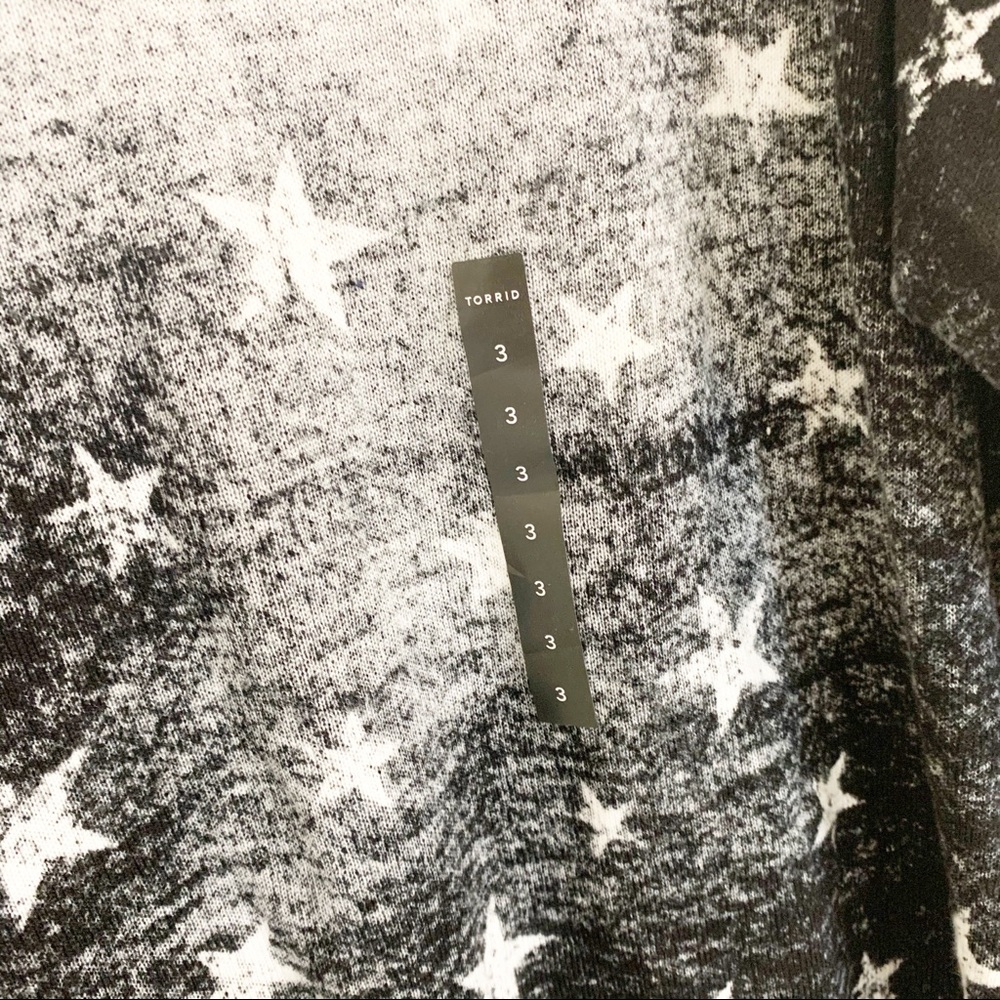 TORRID STAR PRINT RAGLAN CUT OUT SWEATER - Picture 6 of 9